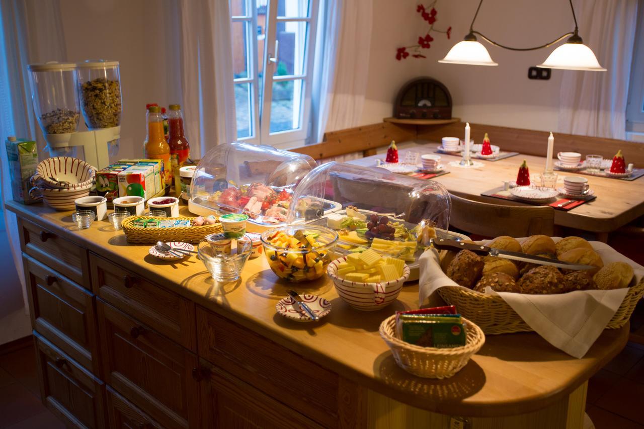 Beate'S Bed & Breakfast Münzenberg Esterno foto